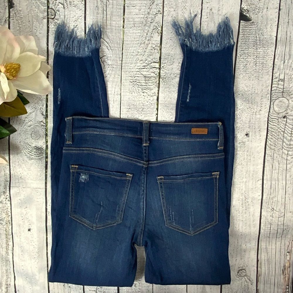 SNEAK PEEK distressed skinny jeans - Picture 3 of 7